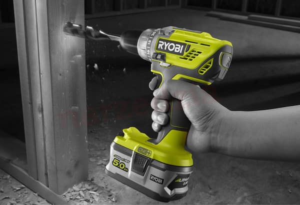Ryobi R18DD3-0 bore-/skruemaskine uden batteri og oplader
