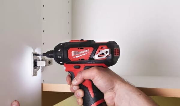 Milwaukee M12 BD-0 borrskruvdragare