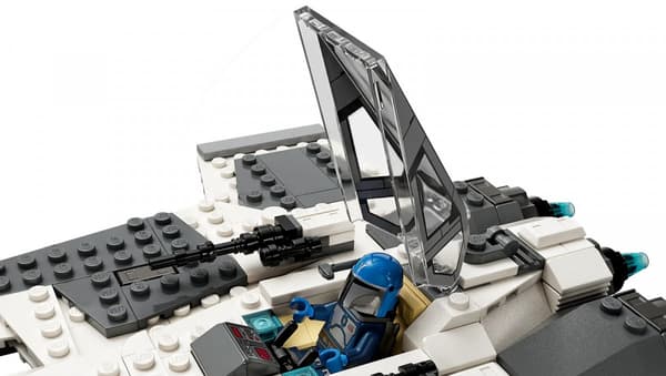 LEGO Star Wars 75348 Mandalorian Fang vs. TIE Interceptor