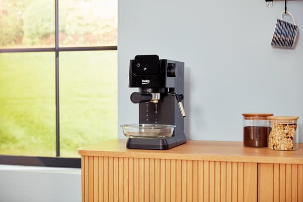 Beko CaffeExperto CEP5302B espressomaskine