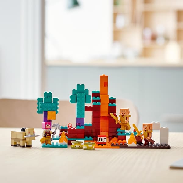 LEGO Minecraft Vääristynyt metsä (21168)