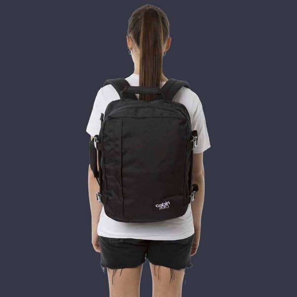 Ryggsäck handbagage för Wizzair CabinZero - absolute black