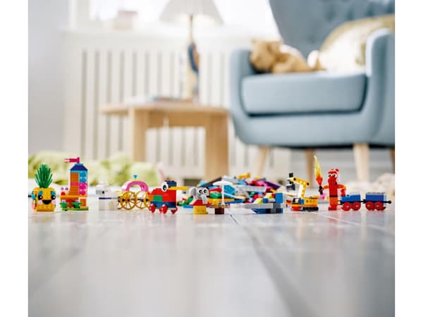 LEGO Classic 11021 90 år av lek