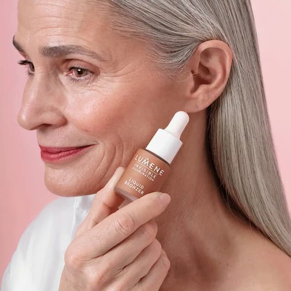 Lumene Invisible Illumination Bronzer med serum SUMMER GLOW
