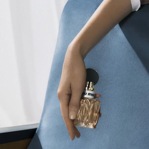 Miu Miu Miutine Eau de Parfum naisille