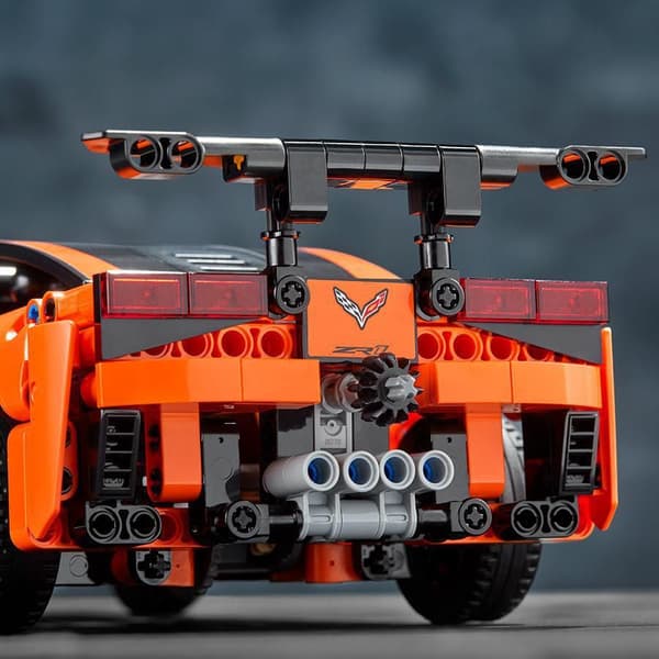 LEGO Technic Chevrolet Corvette ZR1 (42093)