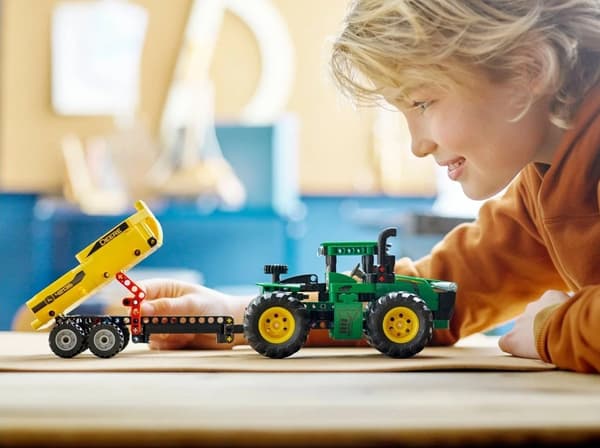 LEGO Technic 42136 John Deere 9620R 4WD Traktor