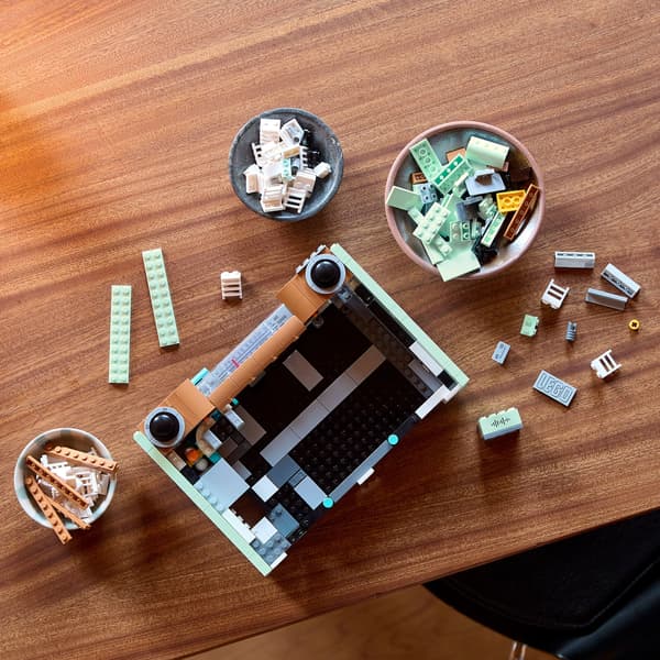 LEGO 10334 ICONS Retroradio