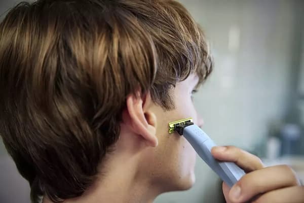 Philips OneBlade First Shave QP1324/20 rakapparat