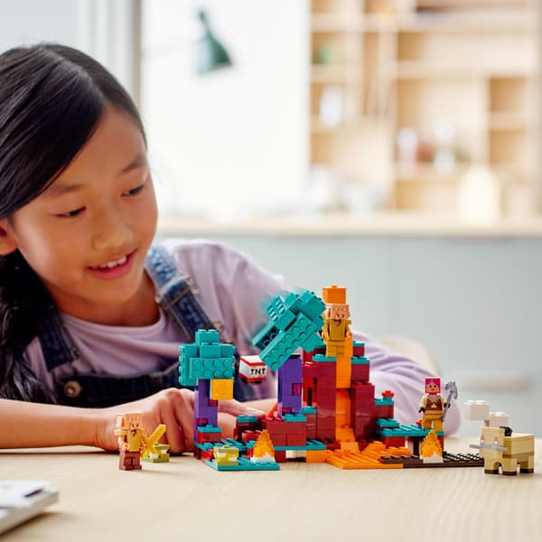 LEGO Minecraft Vääristynyt metsä (21168)
