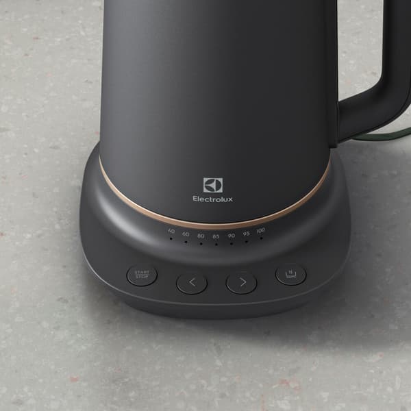 ELECTROLUX E7K1-6BP -vedenkeitin lämpötilansäädöllä