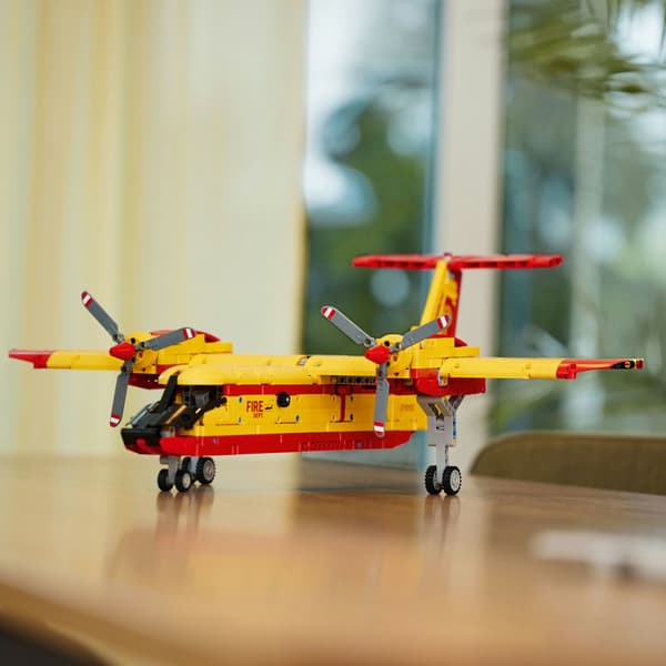 LEGO Technic Brandslukningsfly (42152)