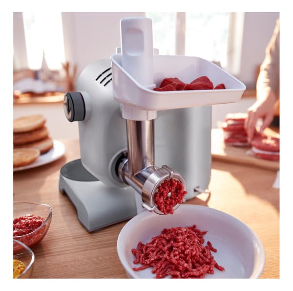 Bosch MUM58365 -yleiskone kuutiointileikkurilla