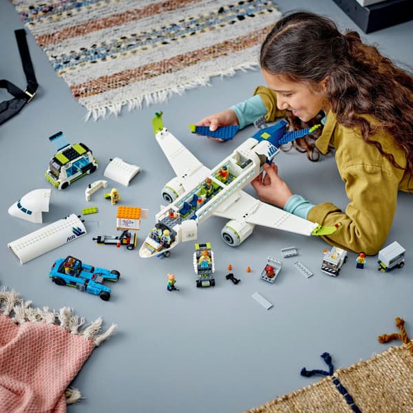 LEGO City Matkustajakone (60367)
