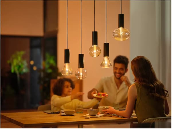 Smart LED-lampa PHILIPS HUE 929003151101 6.8W E27 Bluetooth, ZigBee