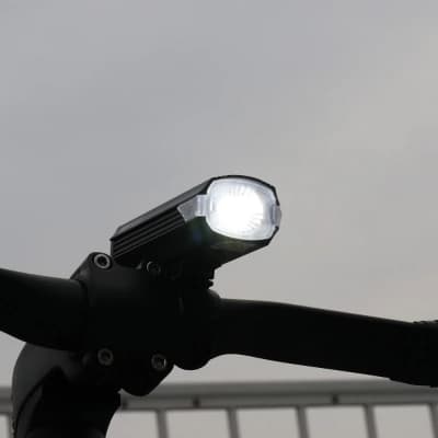 CATEYE Ampp 1300 cykelfrontlampa