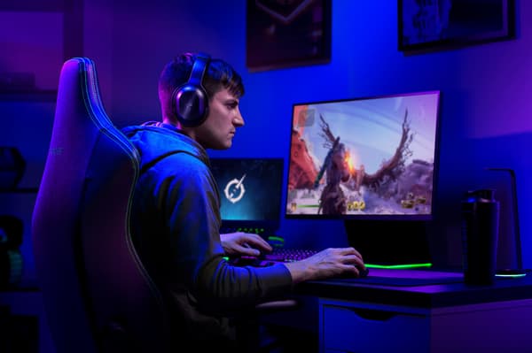 Razer Barracuda Pro trådlösa hörlurar