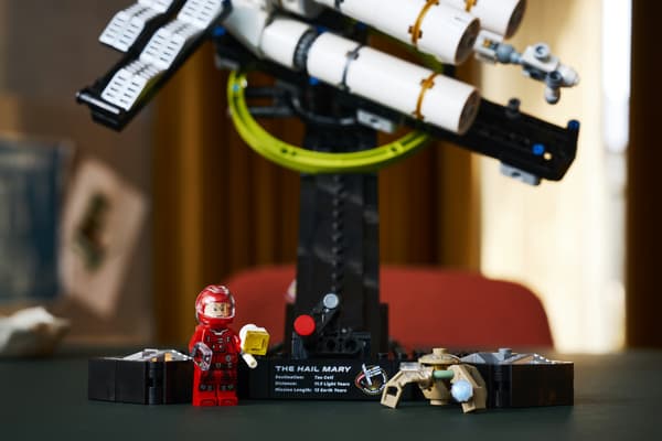 LEGO Icons 11389 Operation Ave Maria