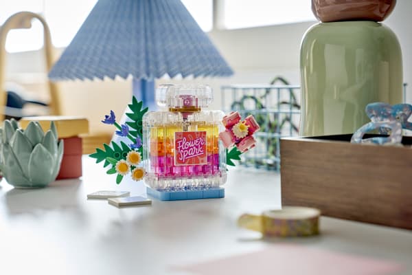 LEGO Creator 31383 – Parfymflaska med blommotiv