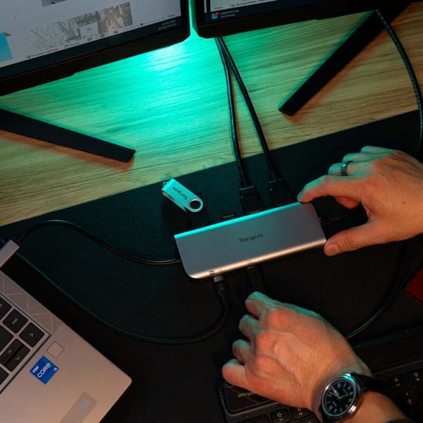 Targus USB-C Dual Video 140W Pass-Thru-docka / USB-hubb