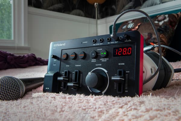 Roland E-4 Voice Tweaker -vokalprocessor