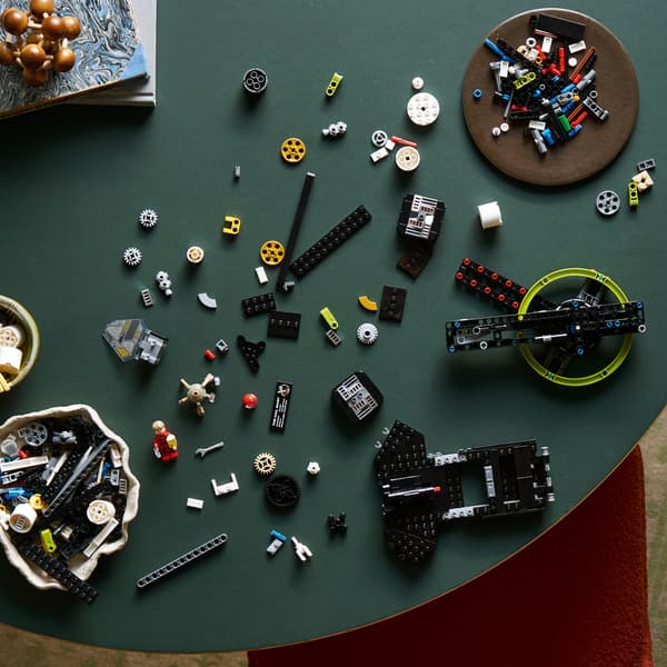 LEGO Icons 11389 Operation Ave Maria