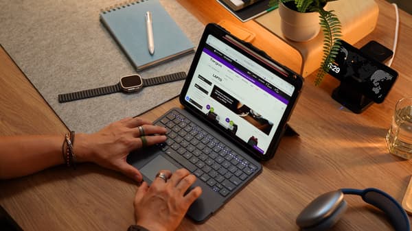 Targus VersaVu Bluetooth tangentbordsfodral, iPad Pro 11" M4