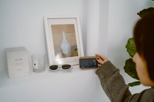 Sangean WR-8 FM-radio med Bluetooth, valnöt