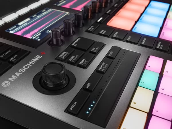 Native Instruments Maschine+ samplingsarbetsstation