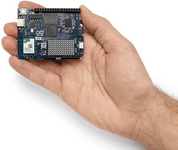 Arduino UNO Q 4G utvecklingskort