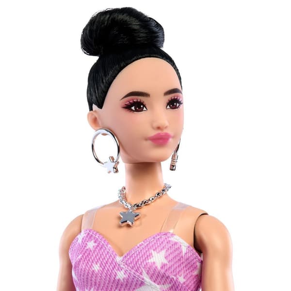 Barbie Deluxe Style modedocka, rosa jeans