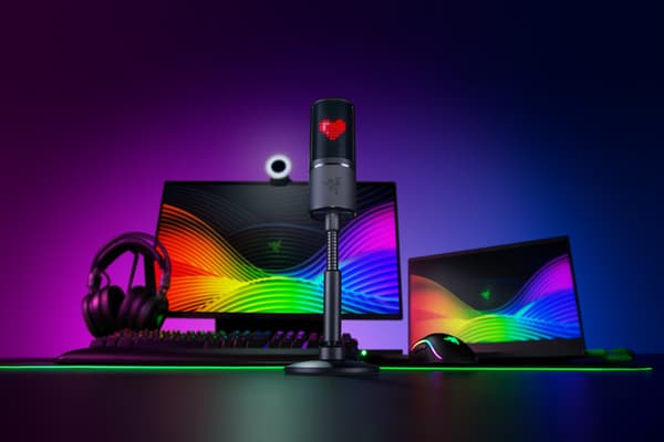Razer Seiren Emote -mikrofon USB-port
