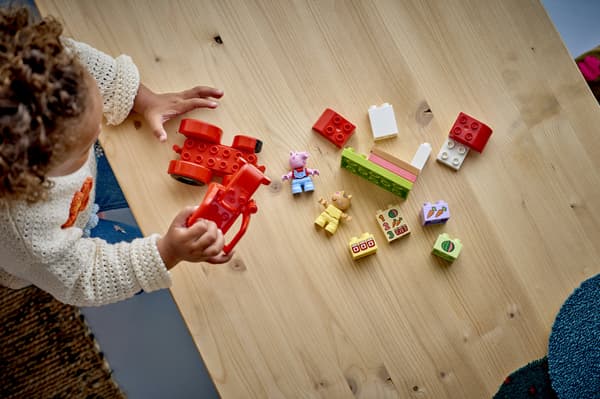 LEGO DUPLO Peppa Pig 10468 Traktor och marknadsstånd