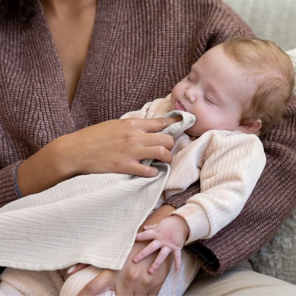 Doomoo Mom`n Play amningsskydd med bitring, tetra mandel