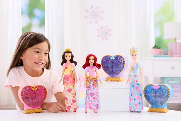 Disneyprinsessor, Reveal Ariel modedocka