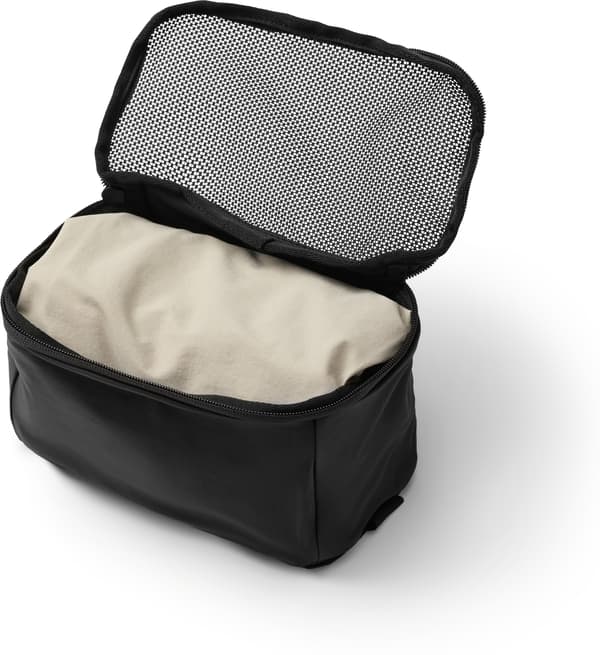 Db Essential Packing Cube S -packpåse, black out