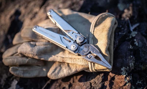 Leatherman Surge multifunktionsverktyg, svart
