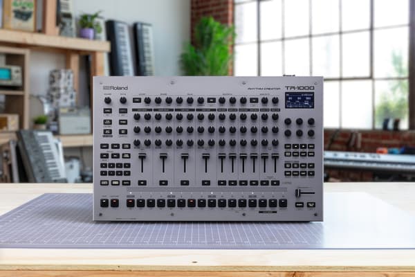 TR-1000 Rhythm Creator trummaskin