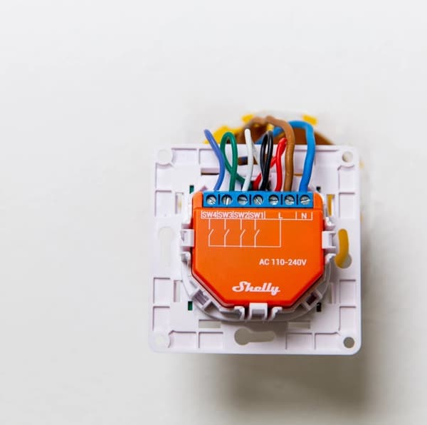 Shelly Wall Switch 4 -vægstrømafbryder, hvid