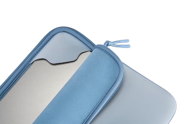 Tucano One skyddsfodral, MacBook Neo 13", silver
