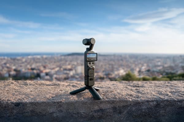 DJI Osmo Pocket 4 Creator Combo videokamera