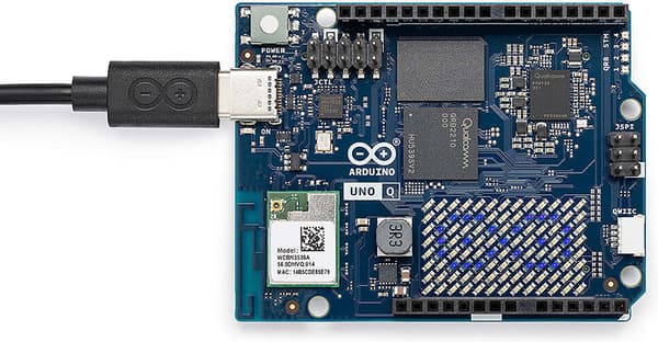 Arduino UNO Q 4G utvecklingskort