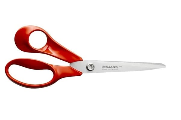Fiskars Classic Universalsax för byggande, vänster, 21 cm