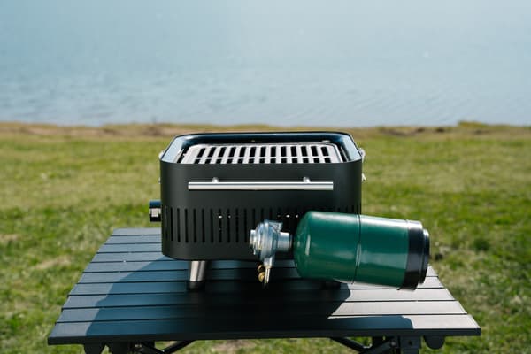 Everdure Cube Proflame 360 gasolportabelgrill, svart