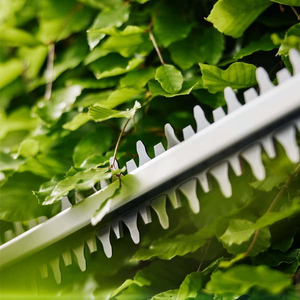GARDENA EasyCut 55/18V batterihäcksax och batteri
