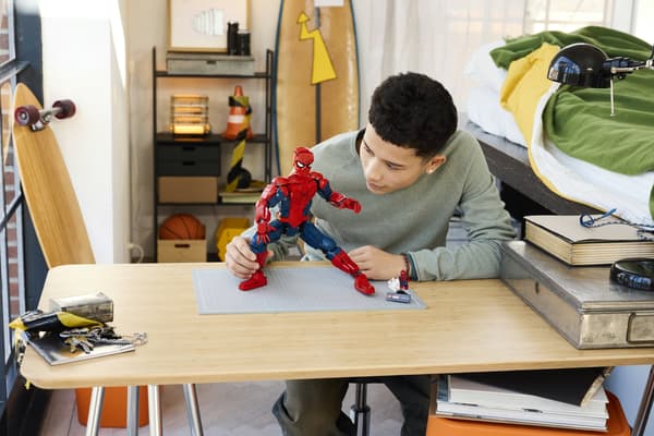 LEGO Marvel 76346 Spider-Mans hjältefigur