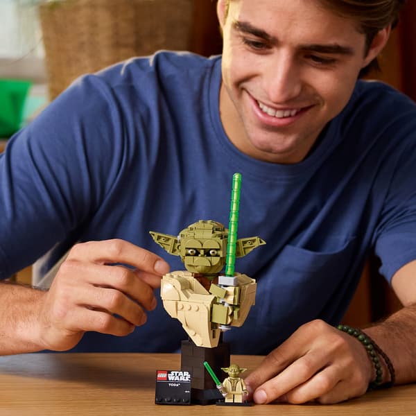LEGO Star Wars 75438 - Yodas byst