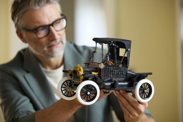 LEGO Icons 11376 Ford Model T