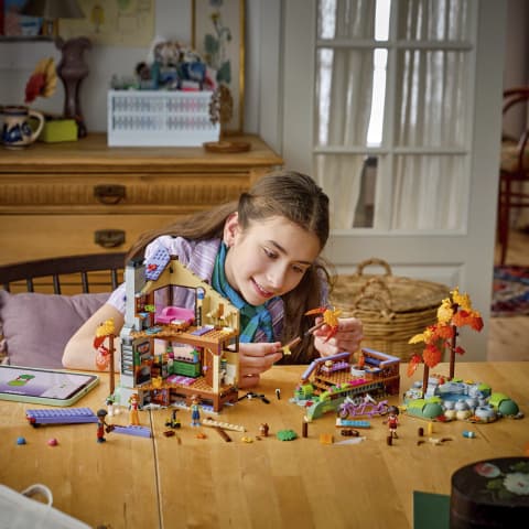 LEGO Friends 42705 – Mysig stuga i höstskogen