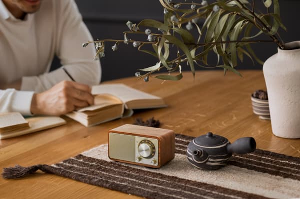 Sangean WR-7 Plus FM-radio med Bluetooth, valnöt